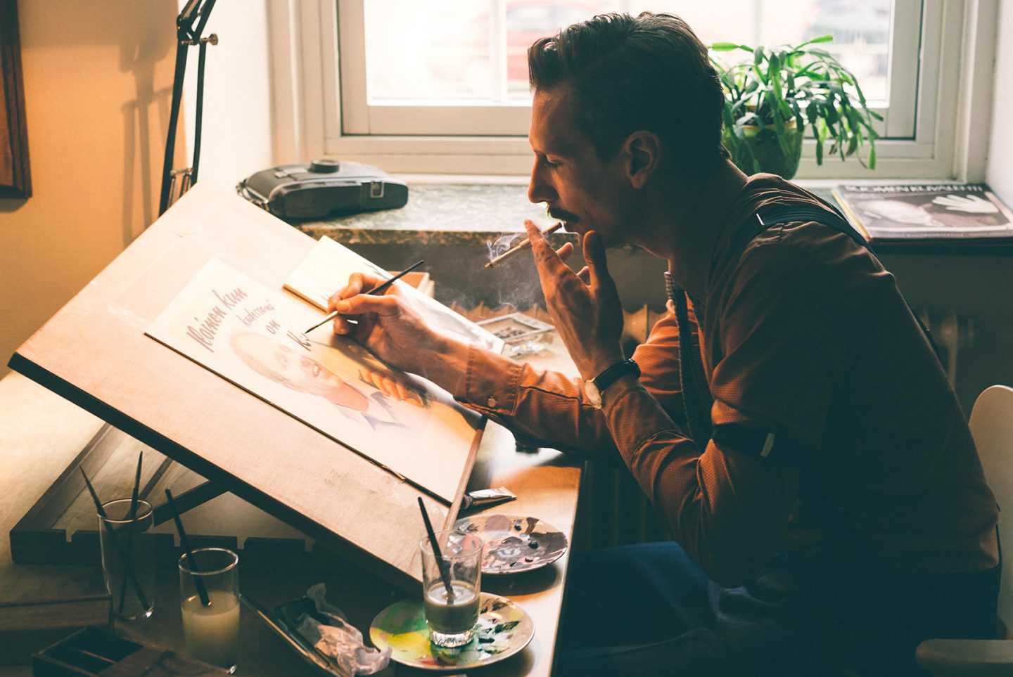 ゲイ マッチョ 口ヒゲ のイメージは元帰還兵の画家が作った ゲイアートの巨匠の知られざる半生を描く トム オブ フィンランド 映画 Banger