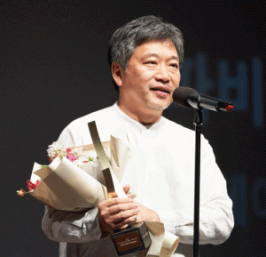 是枝監督が釜山映画祭で受賞！「政治では困難な連帯を、映画と映画人でより深く」
