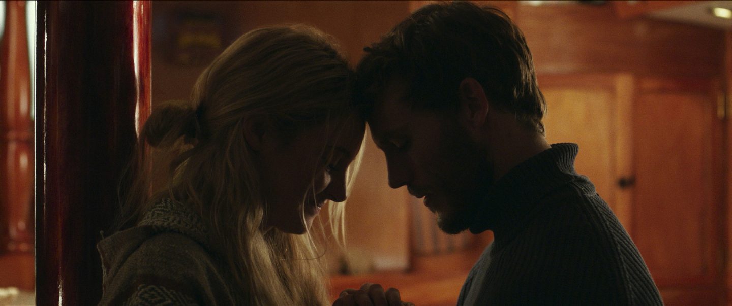 衝撃の実話 極限サバイバル 転覆遭難した女性の生還への執念 アドリフト 41日間の漂流 映画 Banger