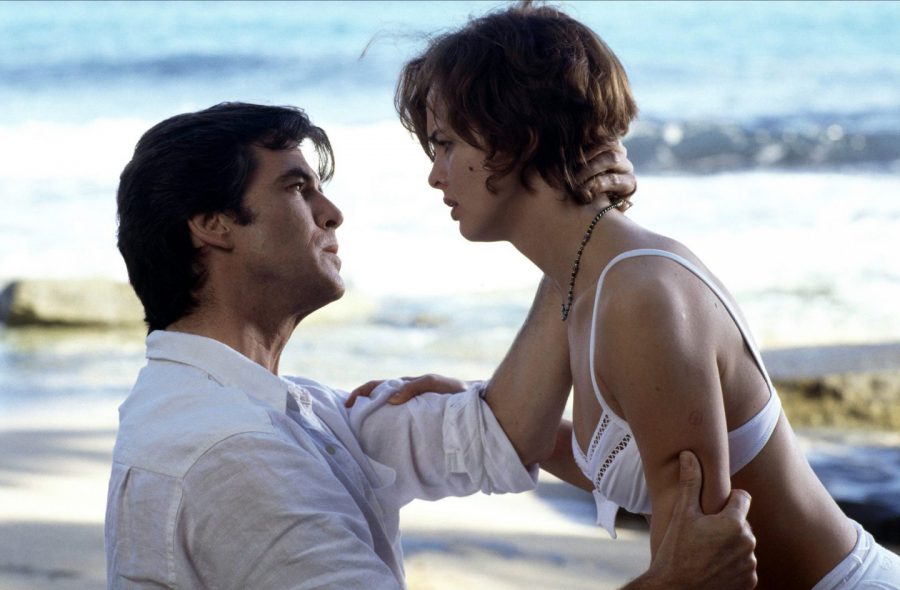 『007』歴代ボンドガールまとめ！ 色気と強さ、時代と共に変わる役割