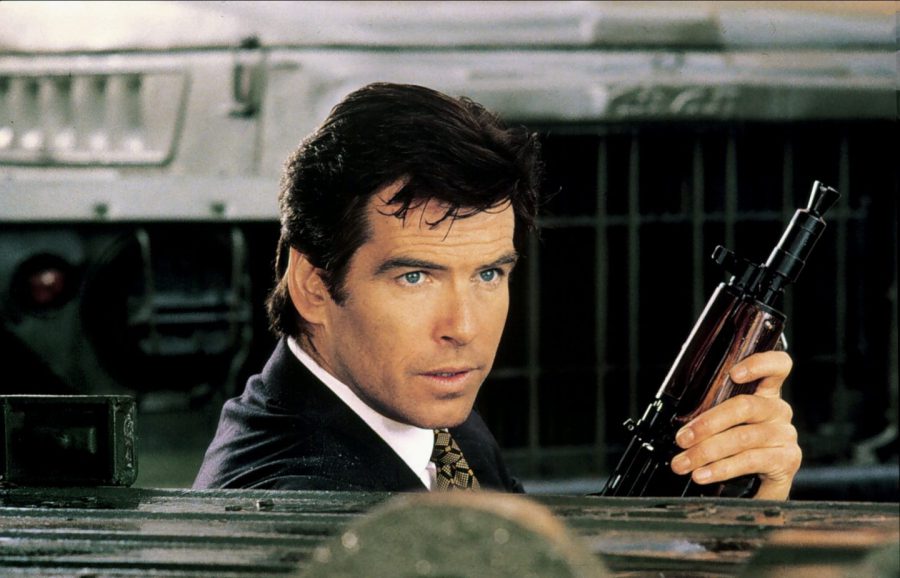 スーツ姿で戦車爆走！ 冷戦終結・ソ連崩壊後の解放感と不安を生々しく描いた『007／ゴールデンアイ』