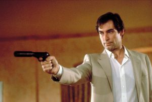 『007』シリーズでティモシー・ダルトンが演じたボンドこそ、ダニエル・クレイグ版のプロトタイプだ！