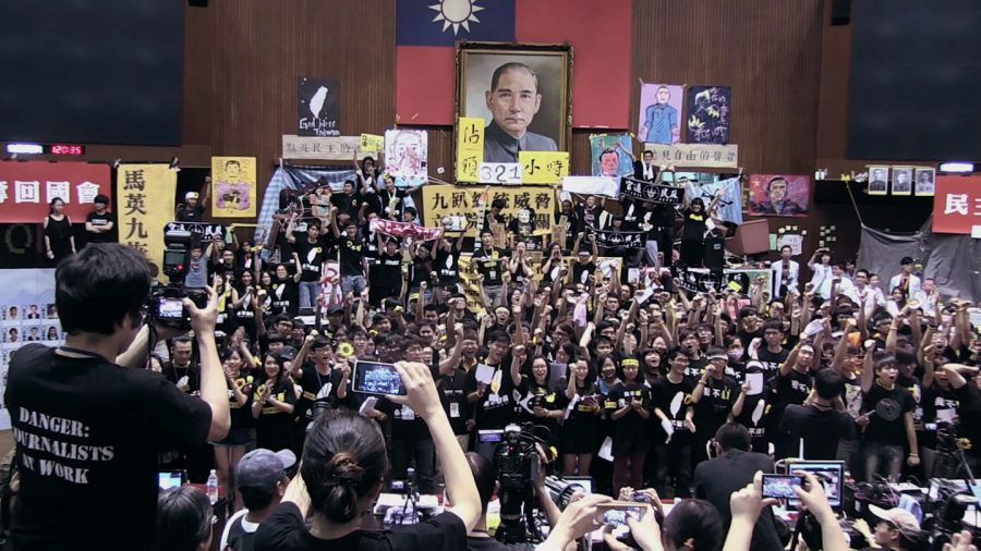 誰だって未来のために立ち上がれる！『私たちの青春、台湾』は社会派ドキュメンタリーながらホロ苦い青春の1ページとして共感度大
