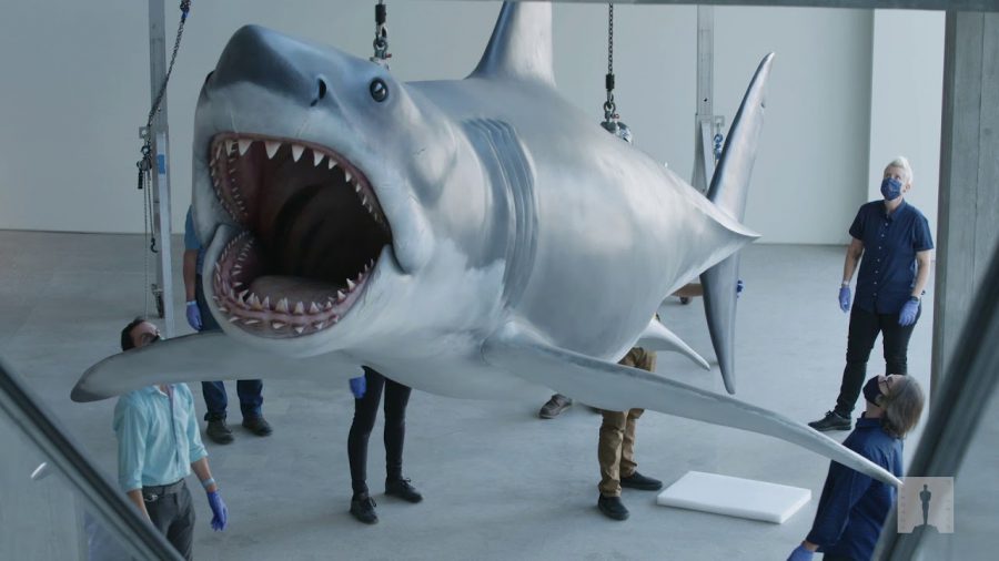天井から襲いかかるサメは迫力満点!? 『ジョーズ』の模型が復元！ 米アカデミー映画博物館に収蔵決定
