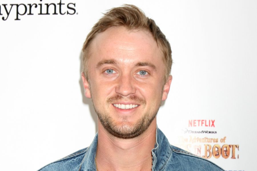 マルフォイ役のトム・フェルトンが『ハリー・ポッター』ウォッチパーティーを開催！ 公開以来はじめて第一作をイッキ見!?