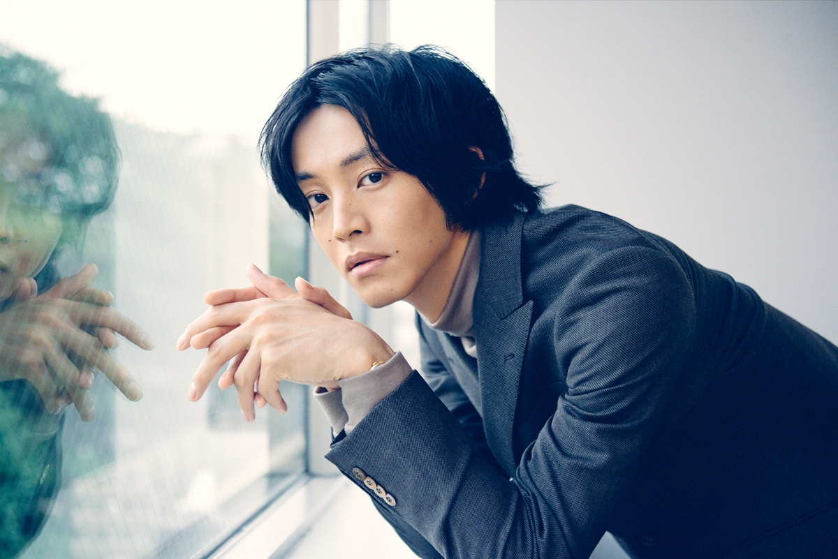 松坂桃李 僕の身体は 役の入れ物 空白 撮影現場のカオスな空気と吉田監督が放つ別次元のエネルギー 映画 Banger 松坂桃李 僕の身体は 役の入れ物 空白 撮影現場のカオスな空気と吉田監督が放つ別次元のエネルギー 映画 Banger