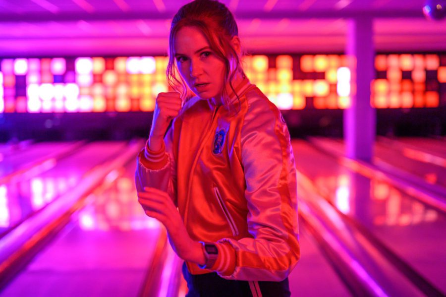 スカジャン少女vs殺し屋3バカトリオ！圧巻のボウリング場バトルは＜ジャッキー・チェン＞と＜マカロニウエスタン＞を融合!?『ガンパウダー・ミルクシェイク』本編映像解禁!!