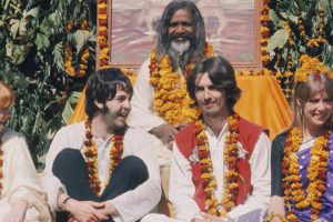 ザ・ビートルズの名盤「ホワイト・アルバム」誕生秘話!? インド滞在期ドキュメンタリー『ミーティング・ザ・ビートルズ・イン・インド』鑑賞前に“ザ・ビートルズの基礎知識”
