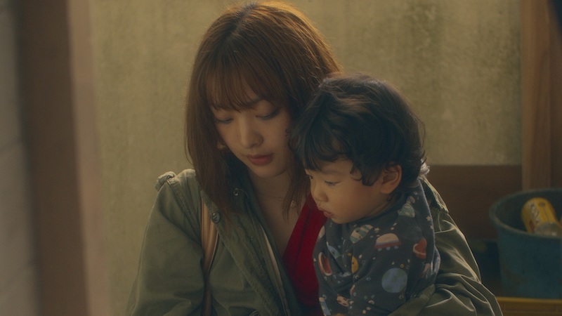 貧困、DV、若年出産 17歳の少女が直面する過酷な現実 『遠いところ』実の父が“絶縁宣言”する衝撃の本編映像