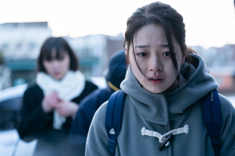 高校生の少女を自殺に追い込んだ労働環境とは？ 衝撃の実話に基づく『あしたの少女』が韓国社会の歪みを告発する