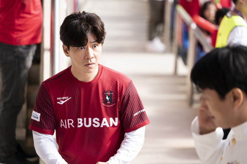 「韓国のジム・キャリー」「第2のカン・ドンウォン」と称される脇役陣にも注目！ キム・レウォン、イ・ジョンソク、チャウヌら競演『デシベル』新場面写真解禁