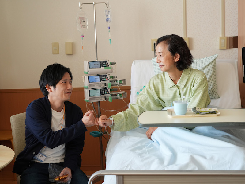 二宮和也に母・高橋惠子がかけた“愛の言葉”「人には自分だけの幸せのかたちがある」映画『アナログ』本編映像