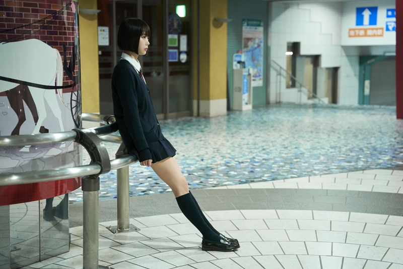 マッチングアプリで出会った女子高生が消えた!? AR少女にのめり込みリアルとバーチャルの境界に沈んでいく男を描いた大江崇允監督作『鯨の骨』