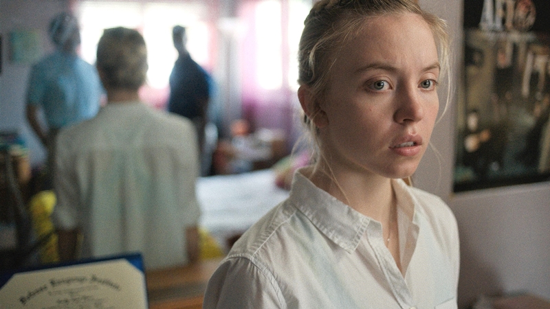 「ロシアによる米大統領選への関与」をリークした女性は何者？ FBIの尋問録音データを完全再現した実録サスペンス『リアリティ』本日より全国公開