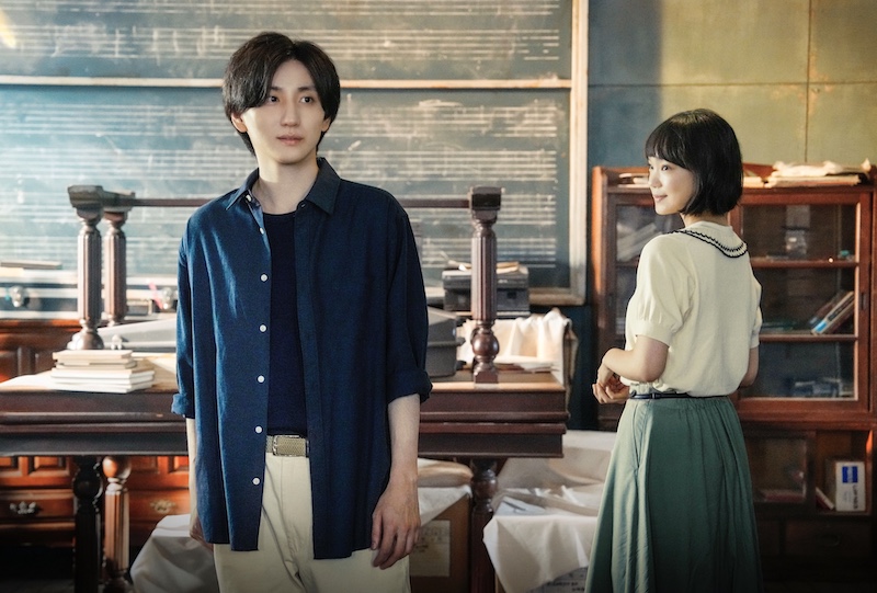 使われていない音楽室で2人きり、出会ったばかりの戸惑いと淡い恋心が見え隠れする 京本大我(SixTONES)＆古川琴音『言えない秘密』場面写真