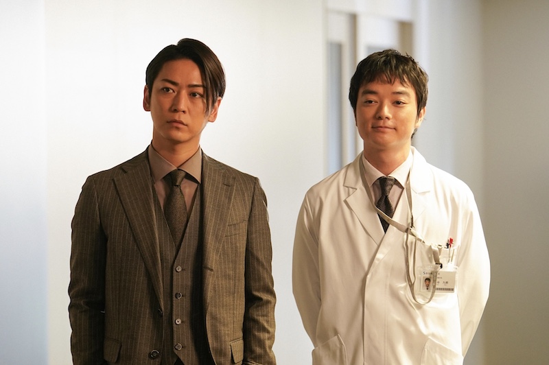 「この才能はずるい」亀梨和也＆染谷将太、お互いがその才能を大絶賛！『怪物の木こり』スタイリッシュな二人が魅せる“裏の顔”