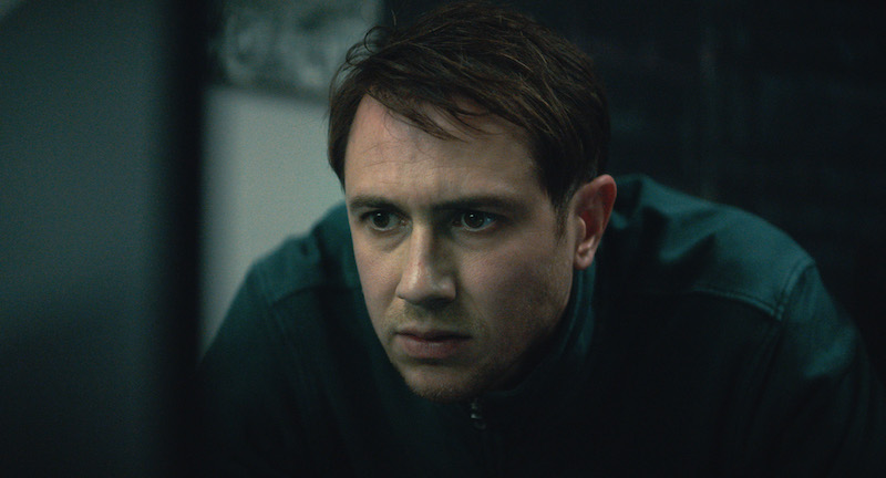 「生きたまま焼死」「何度か寝た」容疑者たちの心無い証言に、進まない捜査『12日の殺人』本編シーン