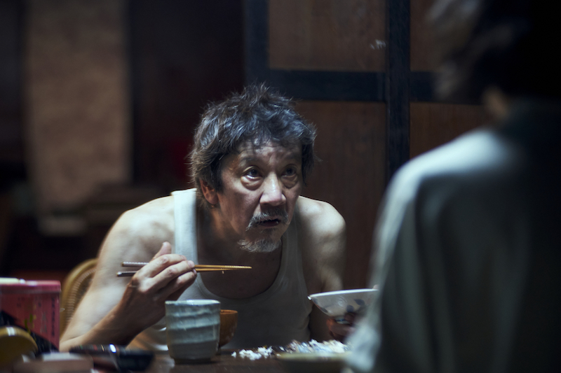 認知症の父、記憶喪失の少年 “子を守る母親の強烈な愛と嘘の物語” 杏主演×関根光才監督『かくしごと』