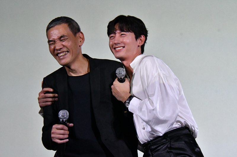 「高良健吾さんと共演したい」イケメンすぎる韓国俳優イ・ジフン来日！SABU監督の初韓国作『アンダー・ユア・ベッド』公開初日舞台挨拶開催