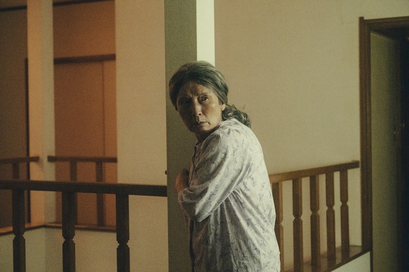 「考えろ！考えることをやめるな！」「地獄送りにしてやるんじゃ！」絶望から一転、“ばあちゃん”大覚醒『サユリ』本編シーン