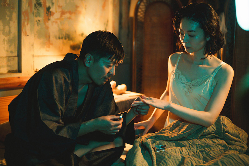 片山慎三が創出した独創性溢れる“ラブストーリー” 成田凌×中村映里子×森田剛『雨の中の慾情』場面写真