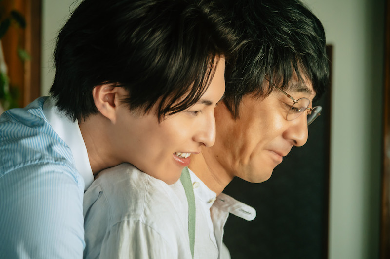 「どこまでエスカレートするの！？」「色っぽすぎる！」山崎まさよし＆小南光司のラブシーンに視聴者悶絶『三ツ⽮先⽣の計画的な餌付け。』第2話