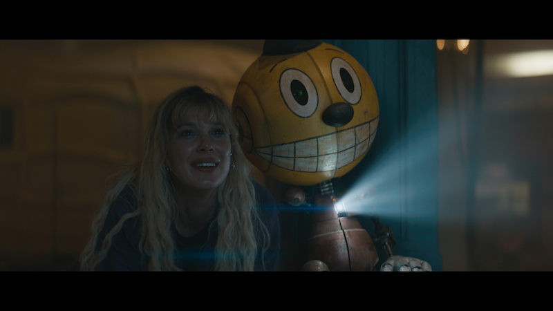 ミリー・ボビー・ブラウン＆クリス・プラット共演！“ちょっと不思議”なSFロードムービー『エレクトリック・ステイト』