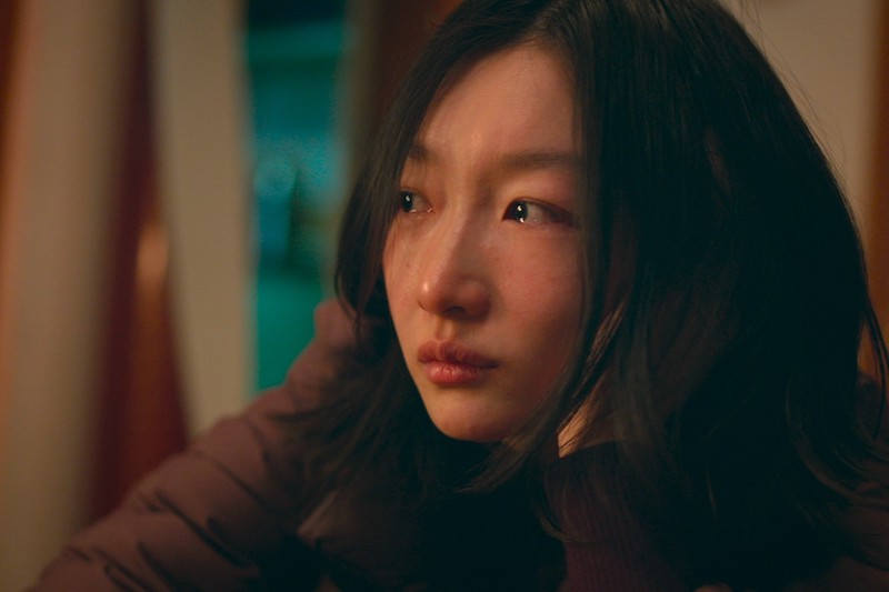 チョウ・ドンユイの目に涙、語らずとも葛藤を表現する必見シーン『国境ナイトクルージング』本編映像