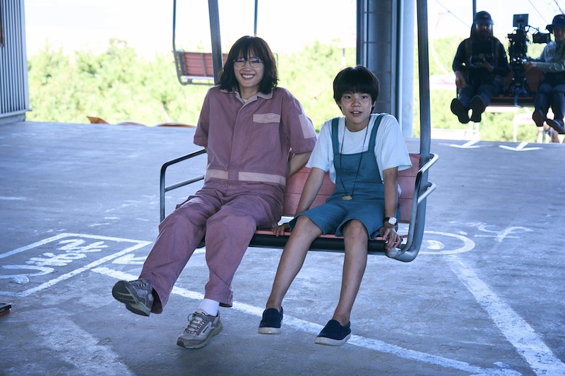 「穏やかな時間を過ごしていました」初共演の綾瀬はるか＆大沢一菜の“おとなの夏休み”！？『ルート29』メイキング写真