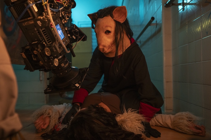 「初期の“ソウ”の雰囲気を出したかった」「全ファンが納得するはず」製作秘話をキャストらが語る『ソウX』特別映像