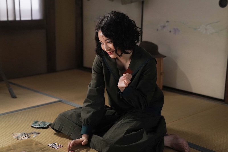 無邪気？妖艶？広瀬すず、多彩な表情と装いで新境地『ゆきてかへらぬ』“愛に全力で生きる”姿を刻んだ場面写真