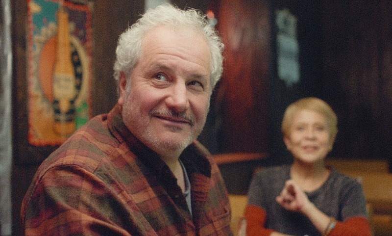 不器用な父が、まさかのロミオ役!? お節介な仲間たちに囲まれて家族の新たな一歩の幕が開く『カーテンコールの灯』