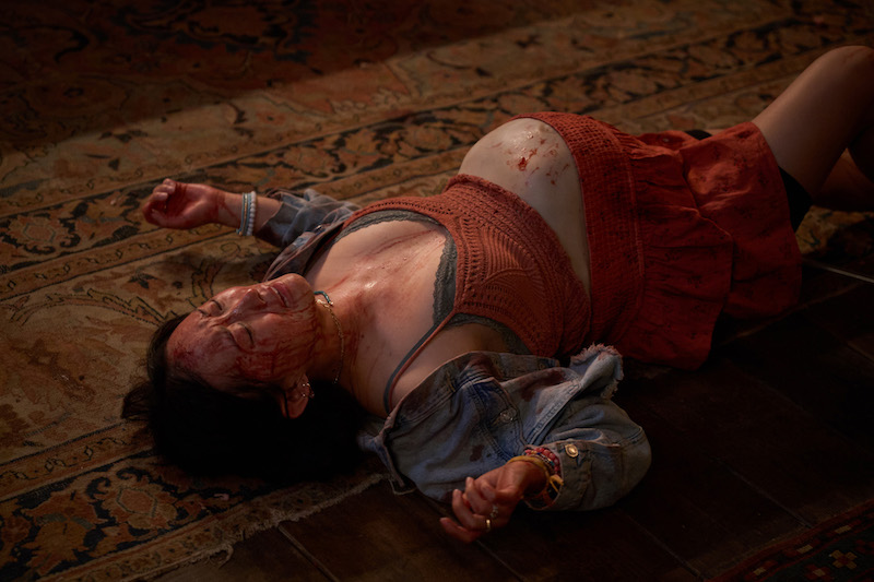 水を飲むと主人公たちに襲い掛かる“呪い” 最悪の想像が頭をよぎる『アンティル・ドーン』“暗転版”本編映像