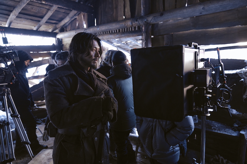 湖上に取り残された“アン・ジュングン” ヒョンビンが命がけで挑む、極寒マイナス40度の過酷なシーン『ハルビン』本編映像