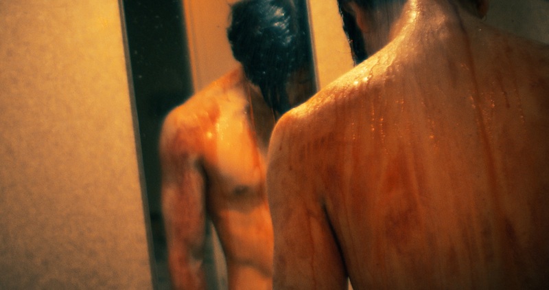 “人体で1脚の椅子を作る” 狂気をその表情に滲ませる椅子職人・九条『インコンプリート・チェアーズ』予告編