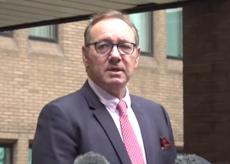 性的暴行疑惑で「仕事激減」「ホームレス状態」のケヴィン・スペイシーに“新たな民事訴訟が進行中”の報道