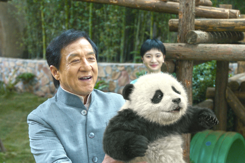 “パンダ愛”から“アクションシーン”まで！71歳ジャッキー・チェンの喜怒哀楽が詰まった『パンダプラン』場面写真