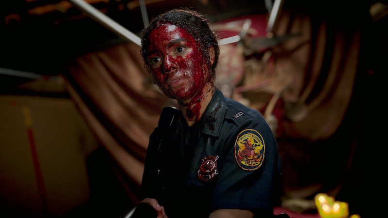 ホラーファン熱狂！出血量MAX！“アドレナリン全開の悪夢” 最悪の夜警から生還できるか？『MALUM 悪しき神』