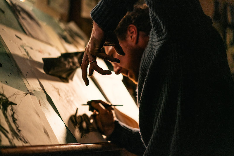 「今の時代にこそ意味がある」ベネディクト・カンバーバッチ、自らプロデューサーを買って出た渾身の一作『フェザーズ その家に巣食うもの』